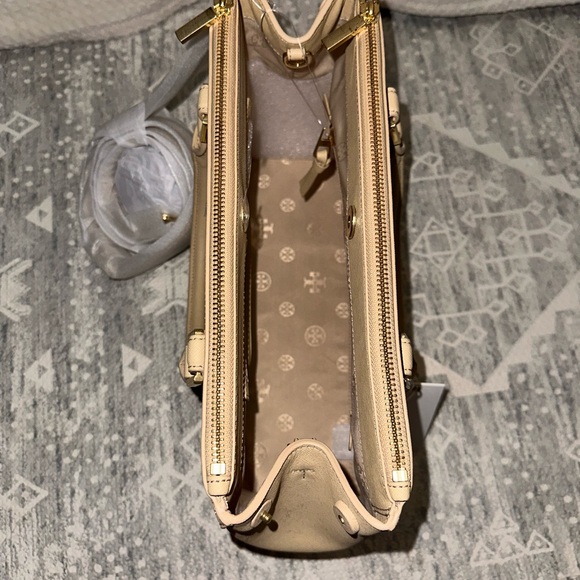 Tory Burch Robinson mini EW Tote - Picture 5 of 6